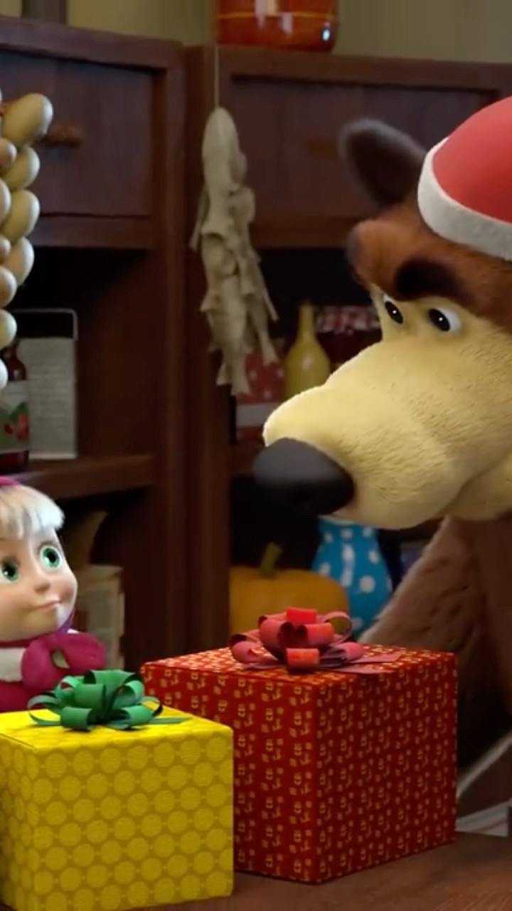 Gift wrapping ??️ #TheLegendOfthe12months #MashaAndTheBear #Shorts #cartoonforkids #kids