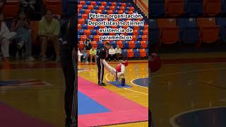 Entrenador ayuda a su alumno luego de recibir un golpe #ciudadvictoria #tamaulipas #taekwondo