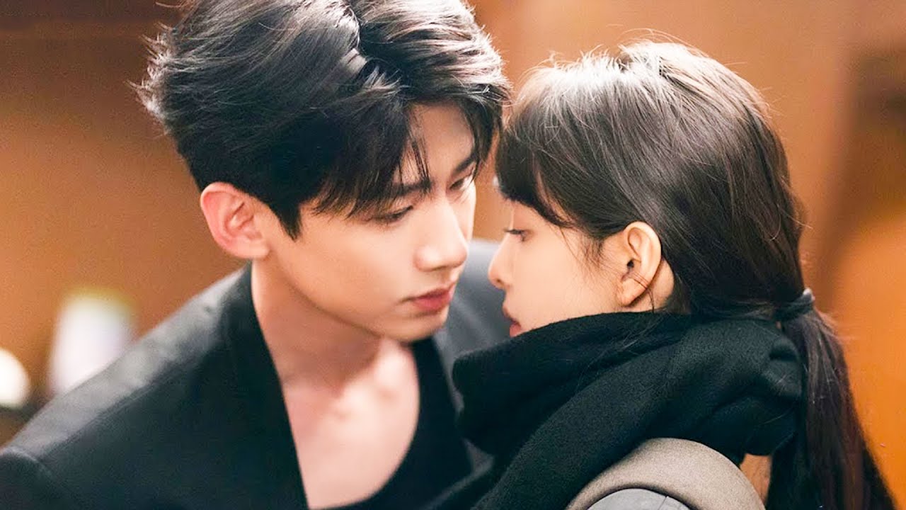 Через шесть лет разлуки миллиардер-генеральный директор все еще влюбляется в нее с первого взгляда!