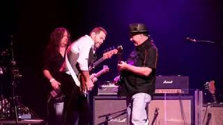 Steve - guitar & vocals tom maloney – rocky mantia keyboards richard
plumb bass gene guzman drums show and edited by tim brewer