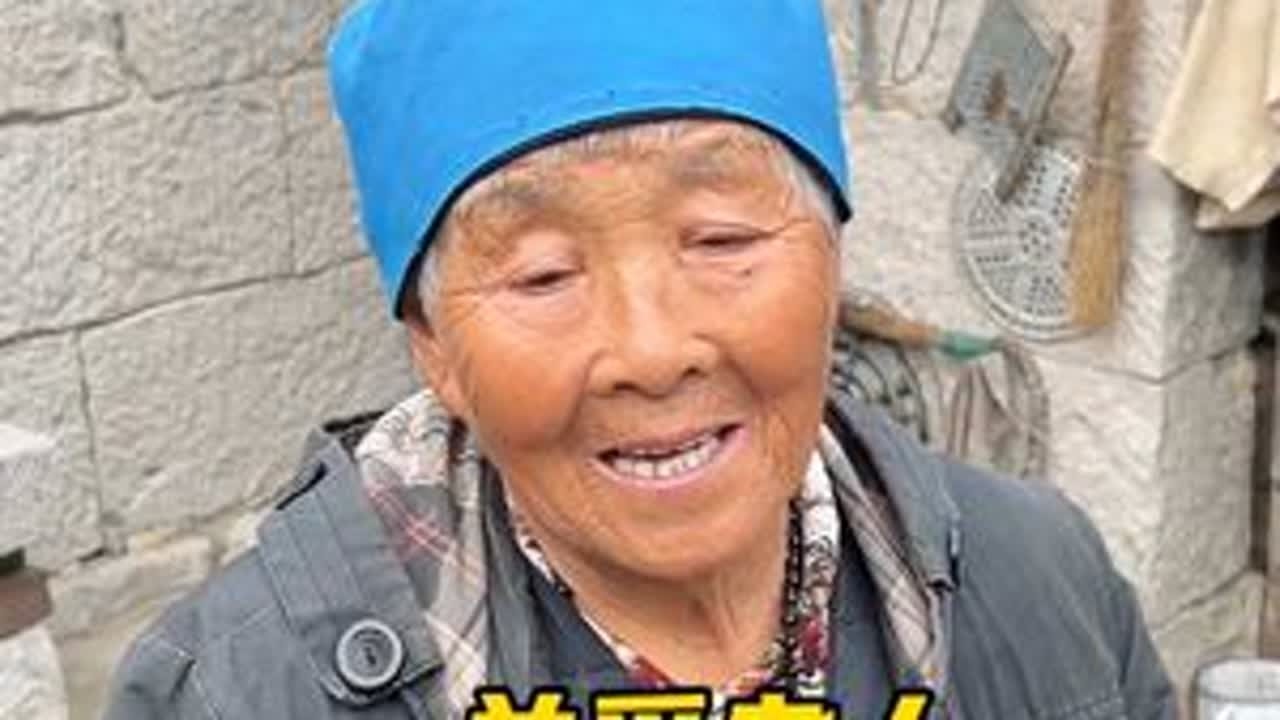 一点力所能及的事情，希望能给奶奶带来些快乐和温暖#下乡理发 #做有意义的事 #纪录生活 #传递善良传递爱