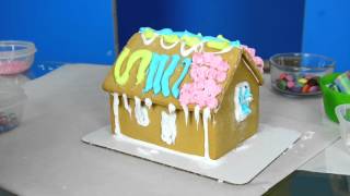 How to decorate a gingerbread house, colorful gingerbread house for christmas
