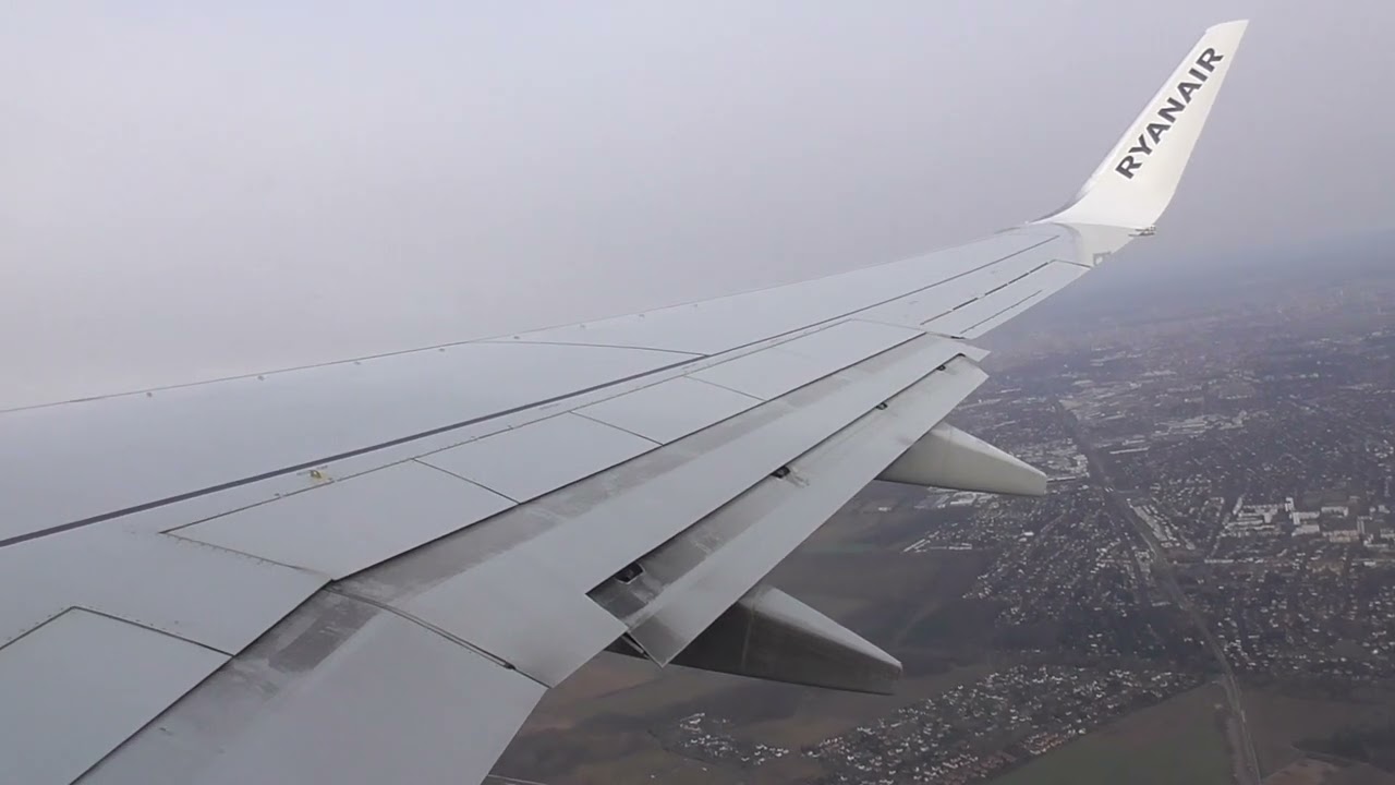 Ryanair Boeing 737-800 Take off from Berlin Brandenburg (FR8)