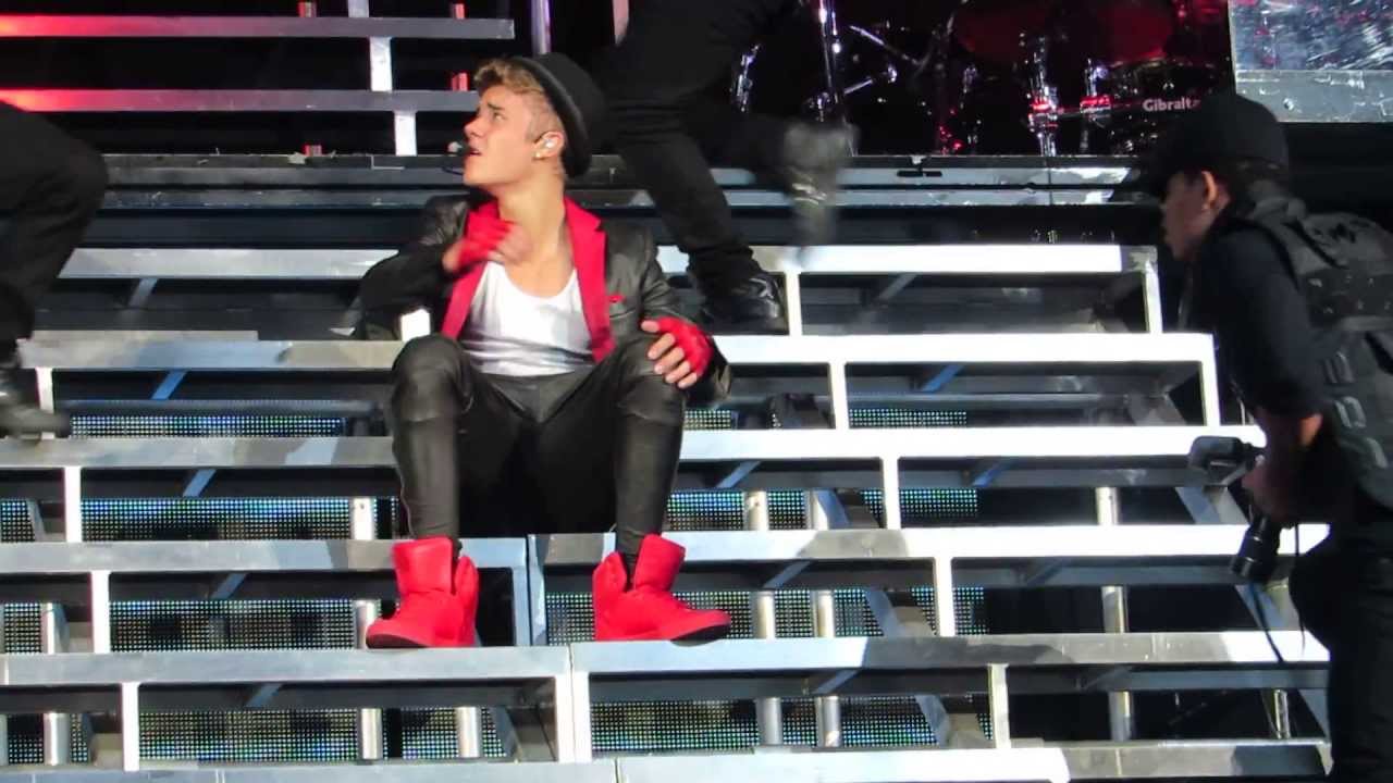 Justin Bieber Believe Tour- Love Me Like You Do and She Don't Like The Lights HD