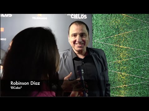 Robinson Díaz Durante La Premiere De El Señor De Los Cielos | Alfombra Roja