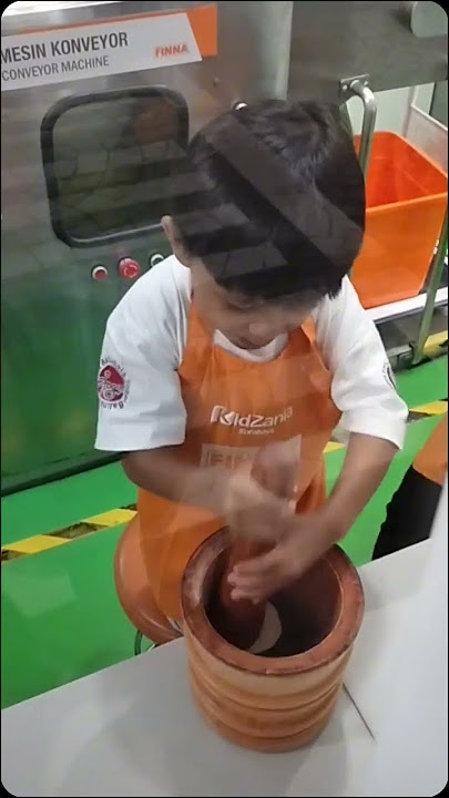 Kidzania - part FINNA kerupuk #kidzania #kidzaniasurabaya #happytime #ngabuburit #finna #kerupuk