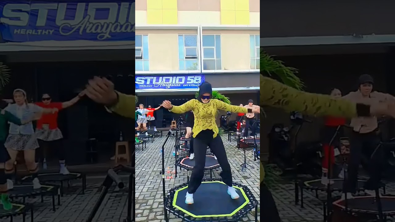 #shorts #powerjump #trampolin #workout #entrenaencasa #adelgazar #dance #yoga #rebounder
