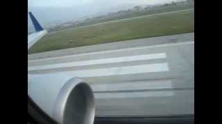 Uçağin Jet Hizindaki̇ Kalkiş Ani Ve İstanbul Semalari