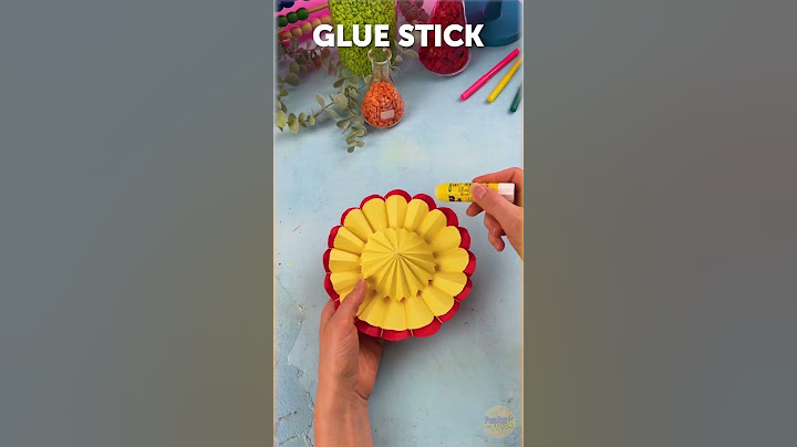 Craft a Phone Shade with This Awesome DIY Umbrella ⛱️