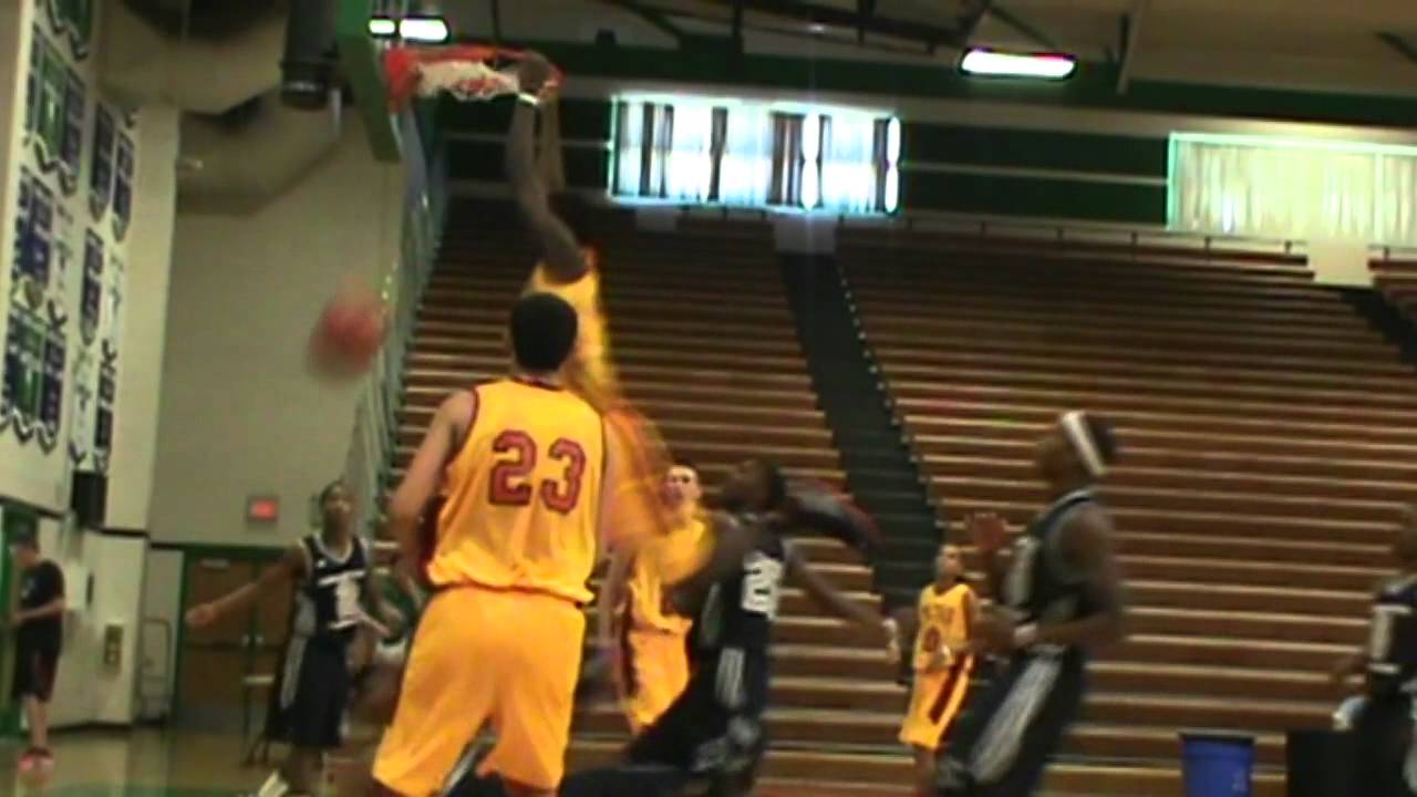 DJ Foreman Dunks Over Defender. 2eZ Posterize