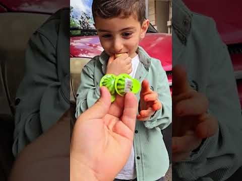 شوف الحلو شو سوى طلبت منه المساعده