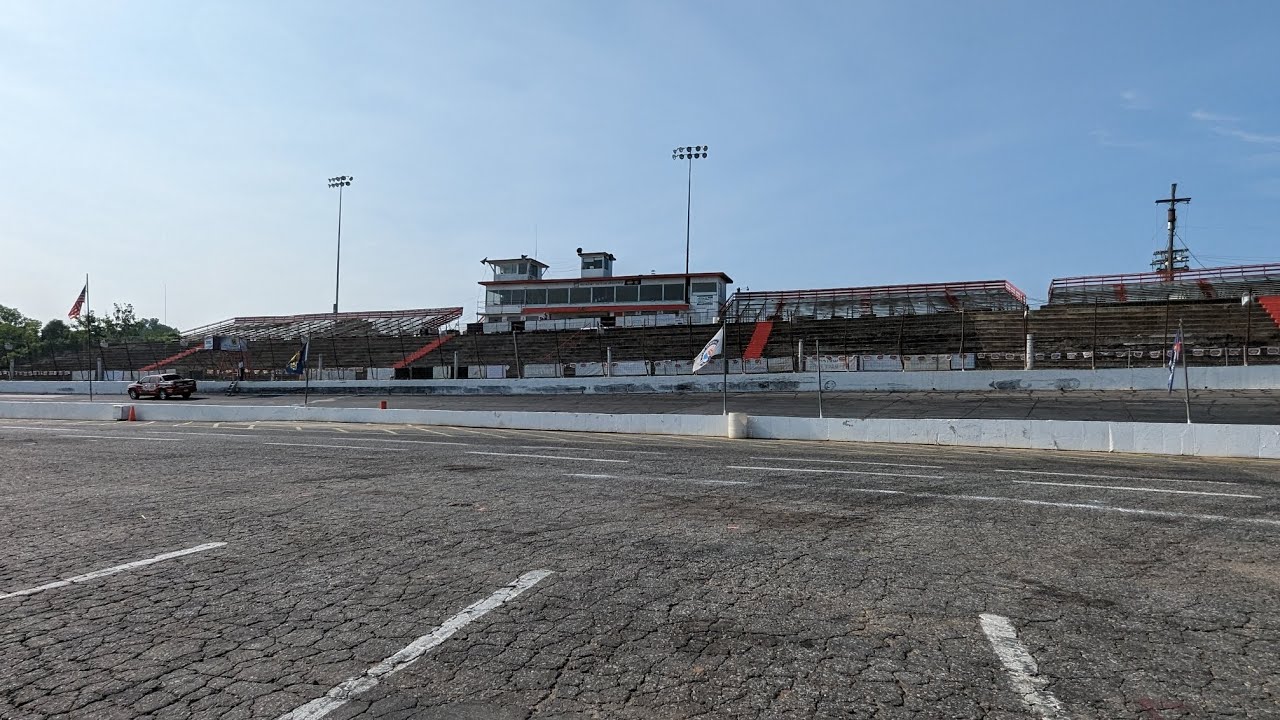 Представляем новейшую модель Hauler на легендарном автодроме Hickory Motor Speedway!