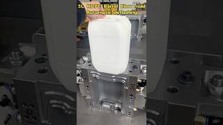 Amazing Auto-Deflashing! 5L Stackable Jerry Can Blow Molding  #factory   #blowmold