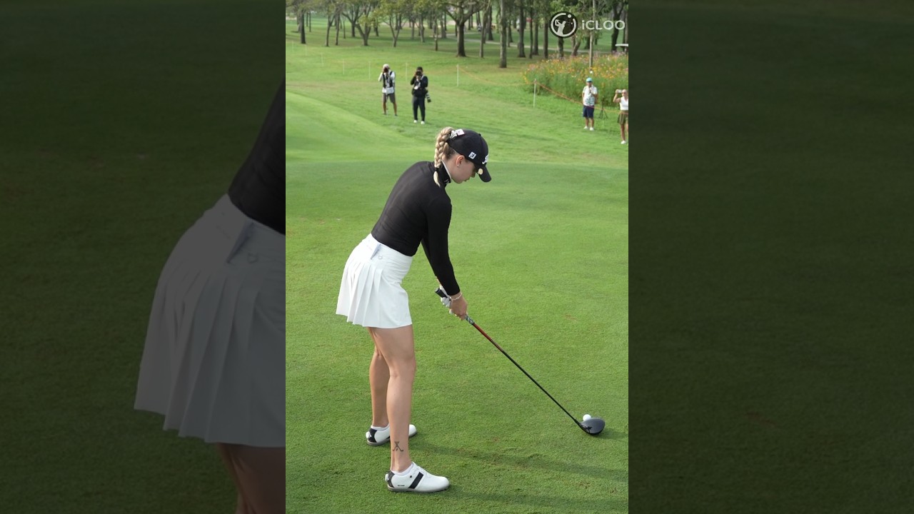 I’m back in the gallery just to catch her swing again! She is Nataliya Guseva!