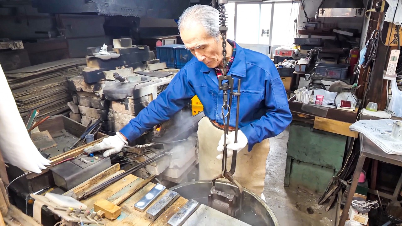 日本のスゴ腕技術！スーパーおじいちゃんが見せる圧巻の鋳造テクニックでグラスを作る。