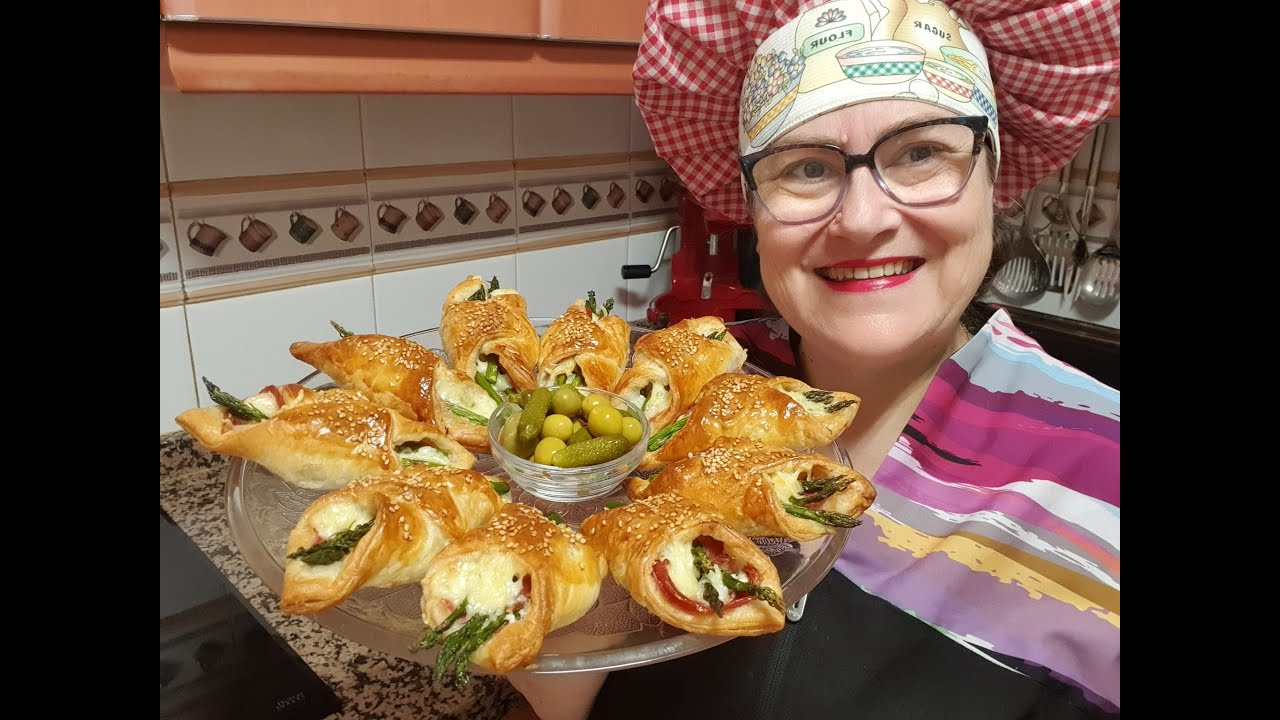 Aperitivo de Hojaldre con Queso y Espárragos