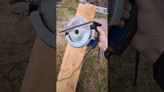 Самоделка приспособление для распиливания досок своими руками #diy #tool #полезныесоветы #хитрости