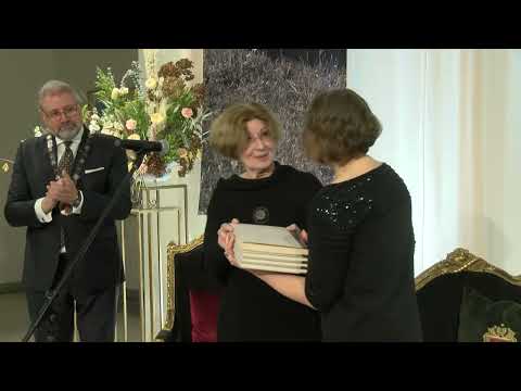 Iškilmingoje ceremonijoje įteiktos Panevėžio miesto garbės piliečio Arvydo Šliogerio regalijos