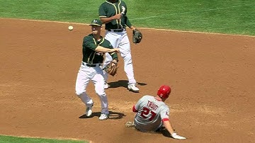 LAA@OAK: Semien, Wendle turn two in the 2nd