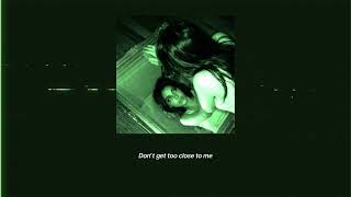Ayla Reed - DON`T GET TOO CLOSE (Official Lyric Video)