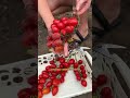 Вы только посмотрите какие красивые кисти у первого поспевшего черри томата!