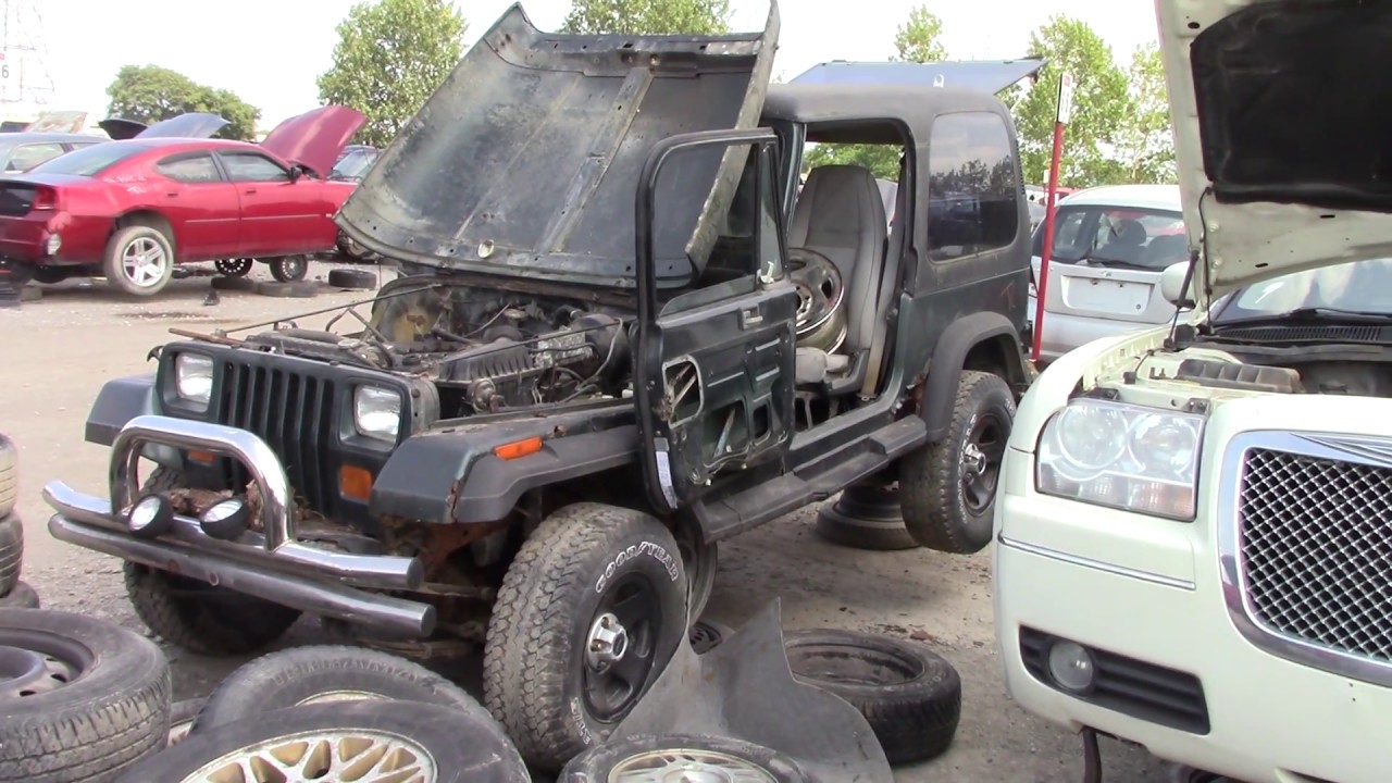 Old Rusty Jeep Wrangler at the Junk Yard - YouTube