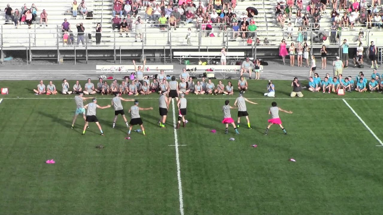 big-spring-high-school-newville-pa-powder-puff-2014-senior-and