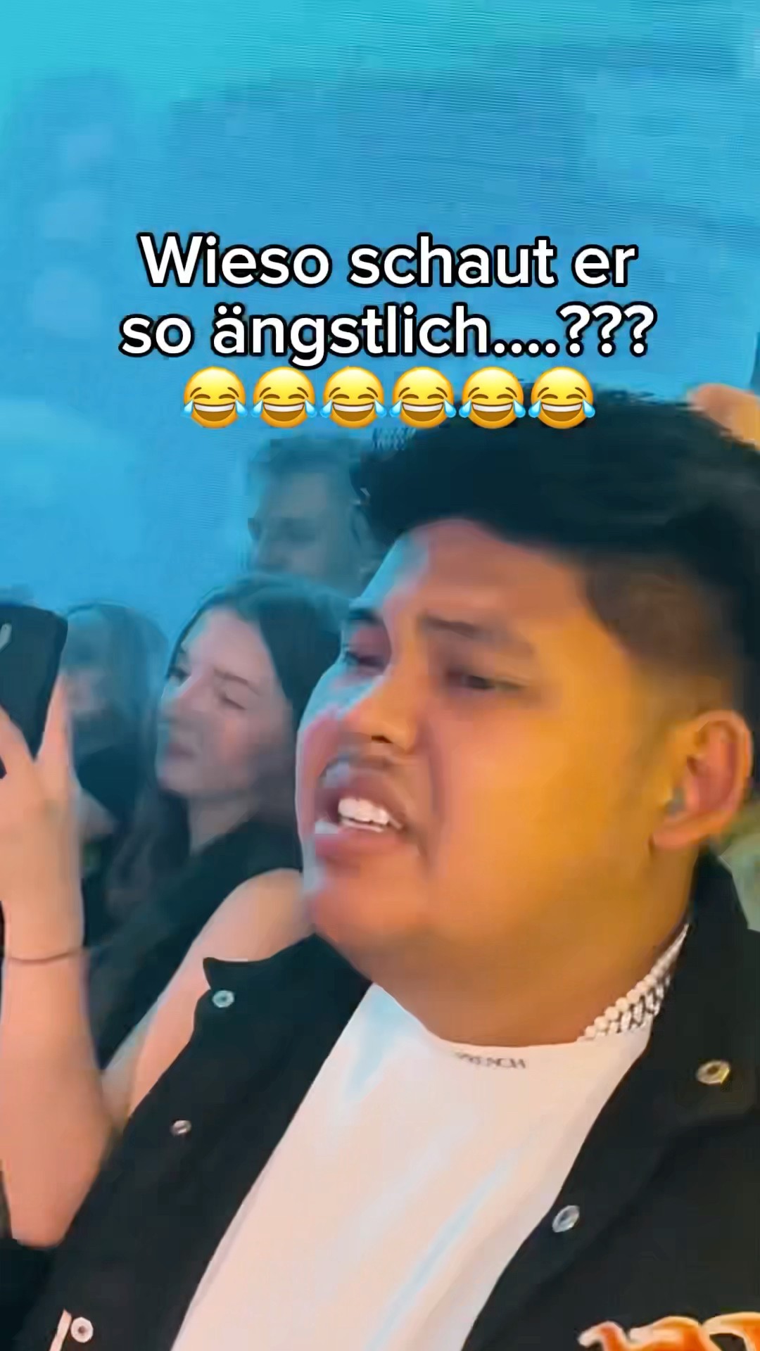 DER BLICK?? #bass #remix #lustig #witzig #meme #shortvideo #fypage #fy #music #techno #uptempo