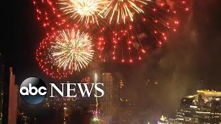 Bangkok rings in the new decade with a midnight celebration. #abcnews
#fireworks #bangkok #newyearseve #2020 #goodbye2019