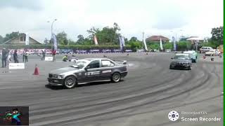 DJ aku mau apa versi freestyle mobil drift