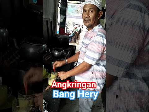 Kocok terus Bang Hery... biar tambah nikmat Teh TelornyaIIAngkringan Bang Hery...@hasbioke