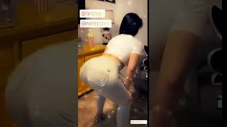 Dançando Funk Com Calça Coladinha