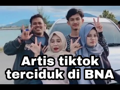 Virall !! Artis tiktok terciduk di dalam mobil