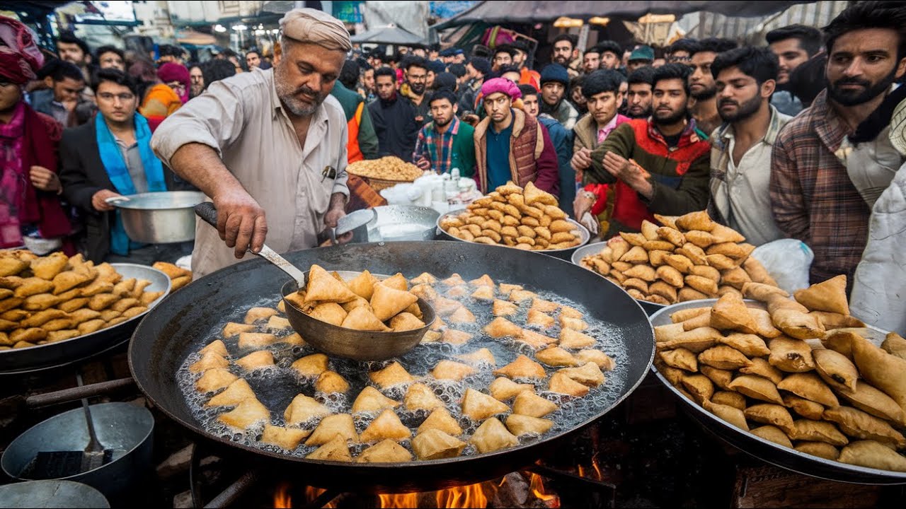SAMOSA MAKING STREET FOOD VIDEOS PAKISTAN | VIRAL STREET FOOD VIDEOS | PAKISTANI STREET FOOD