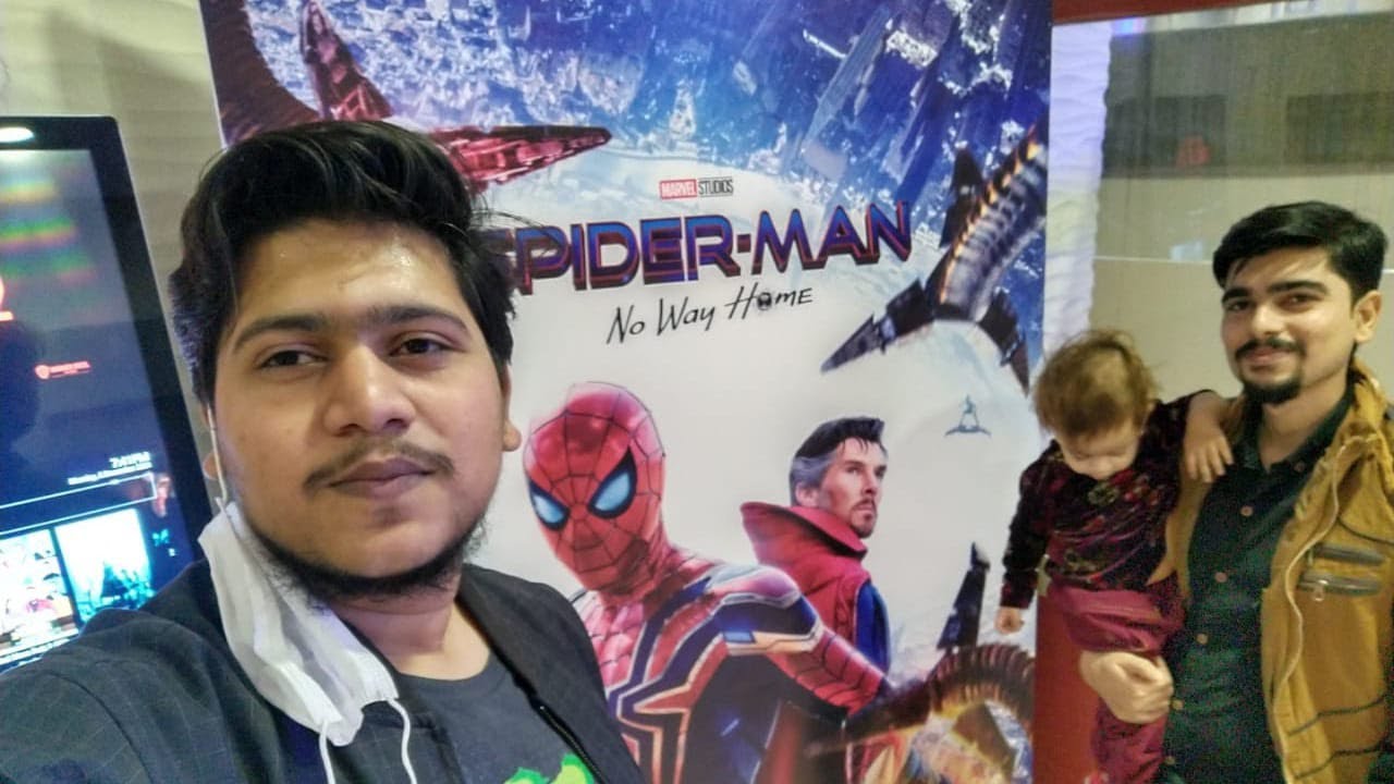 Aj hum Gaye Atrium Mall Spiderman No way Home Movie k Ticket Book Karne | By Amjad's Mir's Vlog