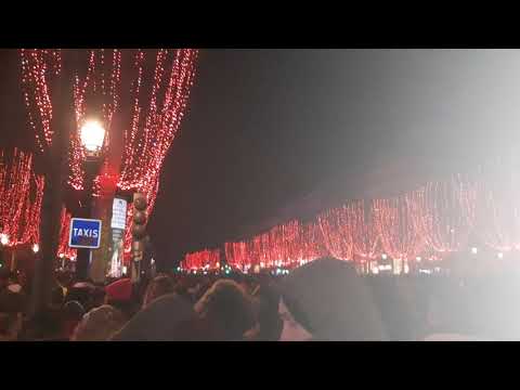 شبی کریسمس در پاریس ۲۰۱۹ فرانسه 