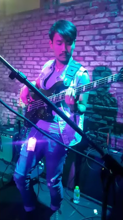 Fajar Adi Nugroho Bass Solo at Troys Bandung (Bootleg)