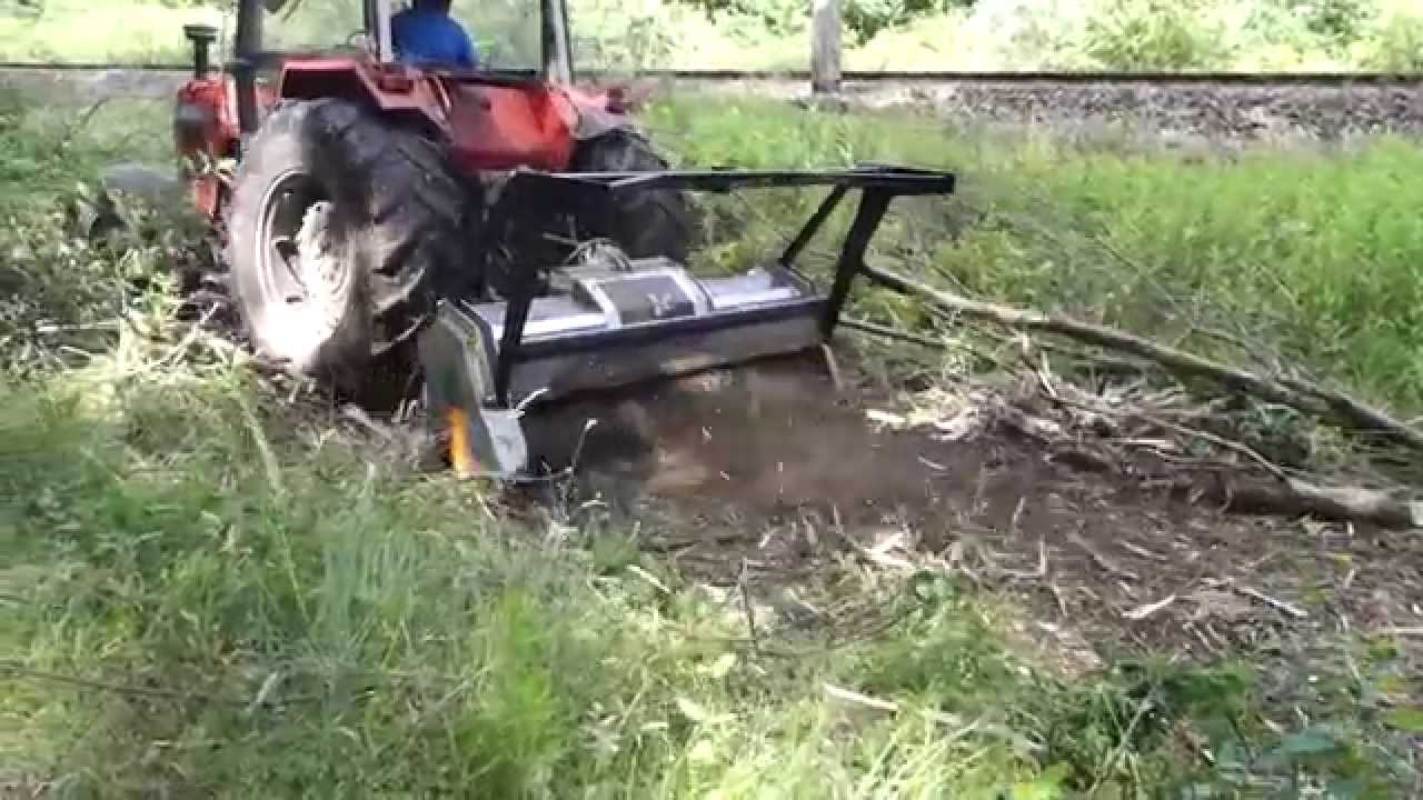 mulczer FAE UML/DT z ciągnikiem MF 2725: mineralizacja pasa ppoż