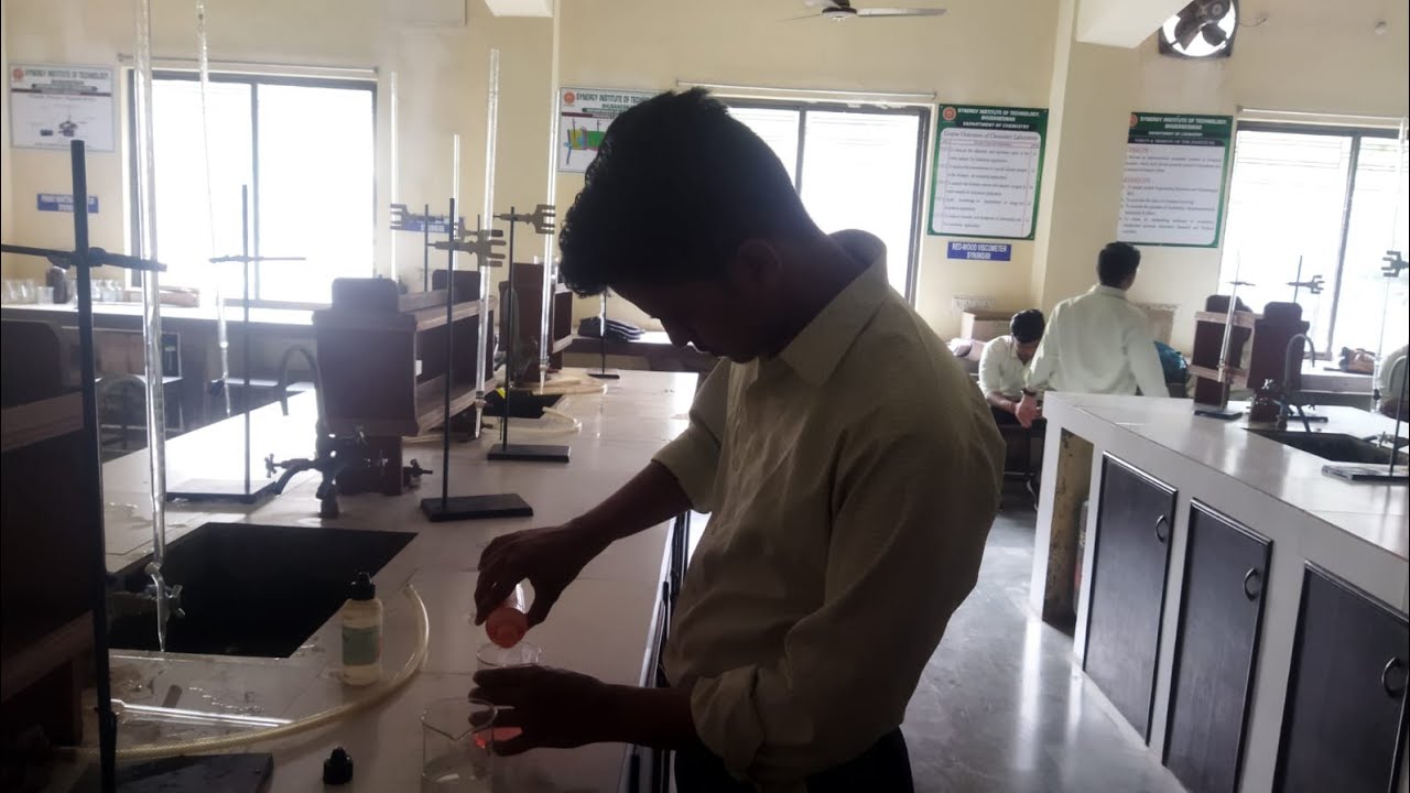 Ajj hamne kiya Chemistry lab me experiment 🥼