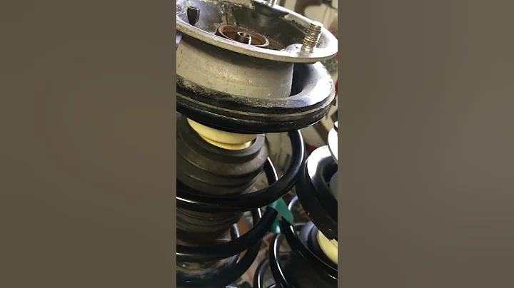 Front End CLUNK/KNOCK? BAD Strut Mount NOISE! Grinding while turning? EASY Strut Diagnosis...🔧