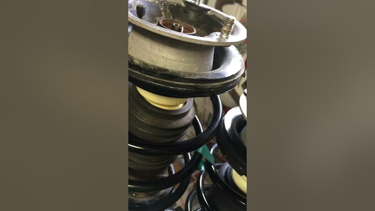 Front End CLUNK/KNOCK? BAD Strut Mount NOISE! Grinding while turning