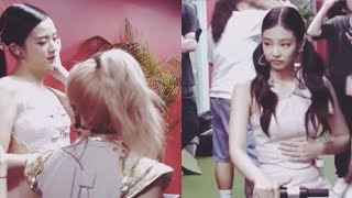 chaennie jealous moments during born pink tour