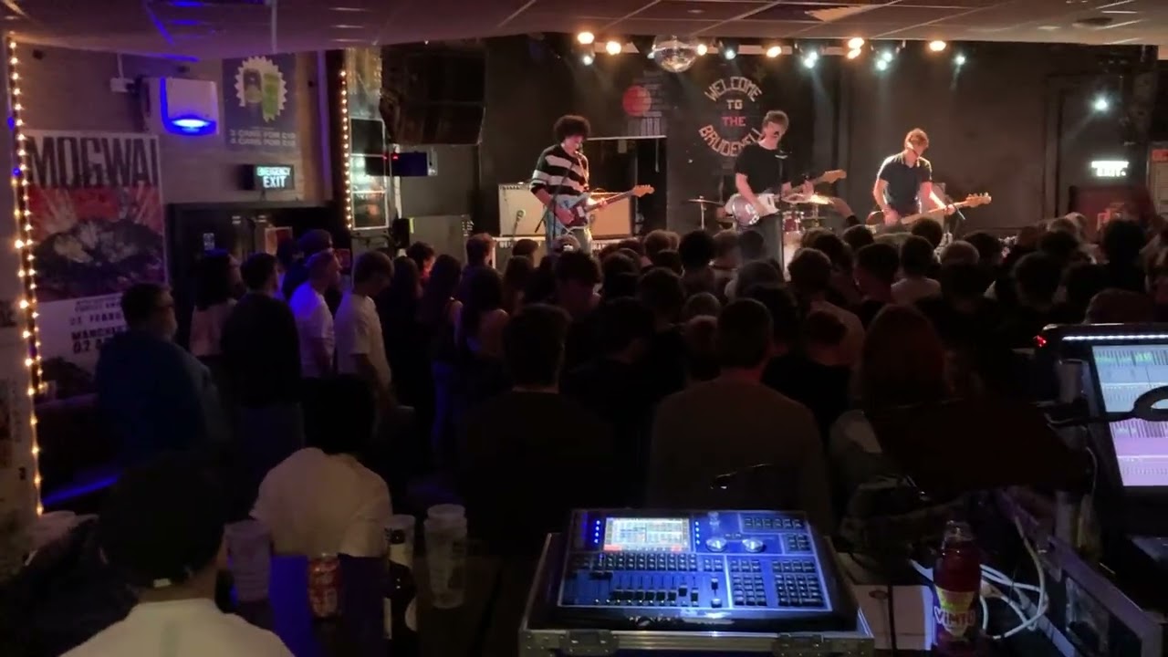 GRAVY BAND LEEDS AT BRUDENELL 