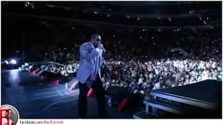 Video thumbnail of "R Kelly Happy People live performance"
