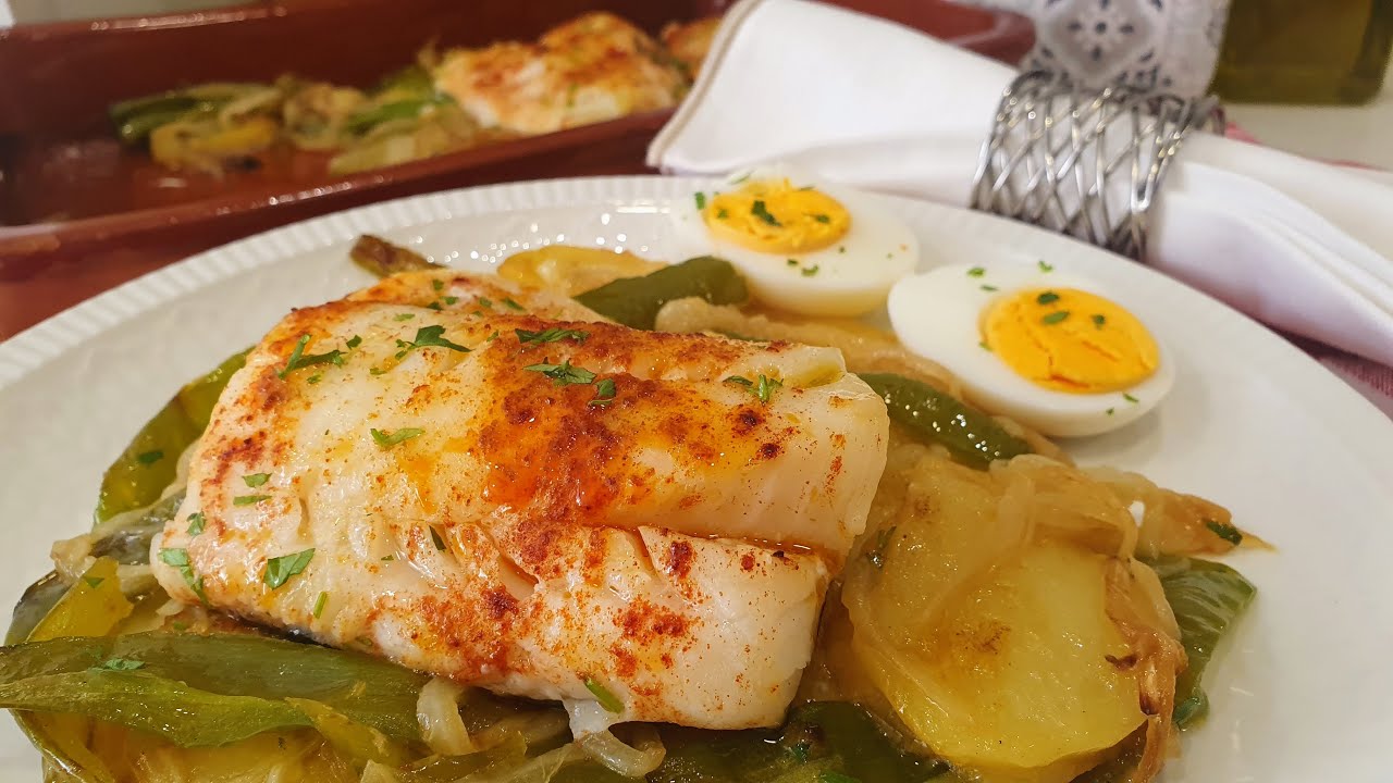 Bacalao al horno con pimientos y patatas