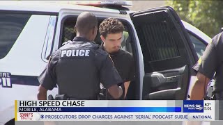 Stolen car chase ends in wreck and arrest: Mobile Police screenshot 5