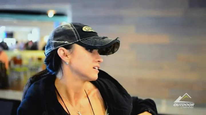 Nicole McClain's Bow Gets Lost by the Airlines--Wh...
