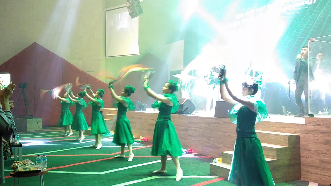 Tamborin dance - joy to the world