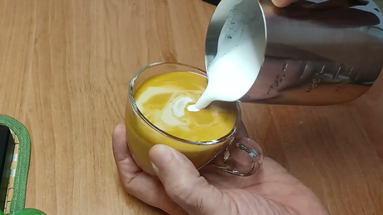 Day 5 of Learning Latte Art: A Cactus Flower 