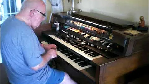 Mike Reed plays Perez Prado's "Patricia" on his Ha...